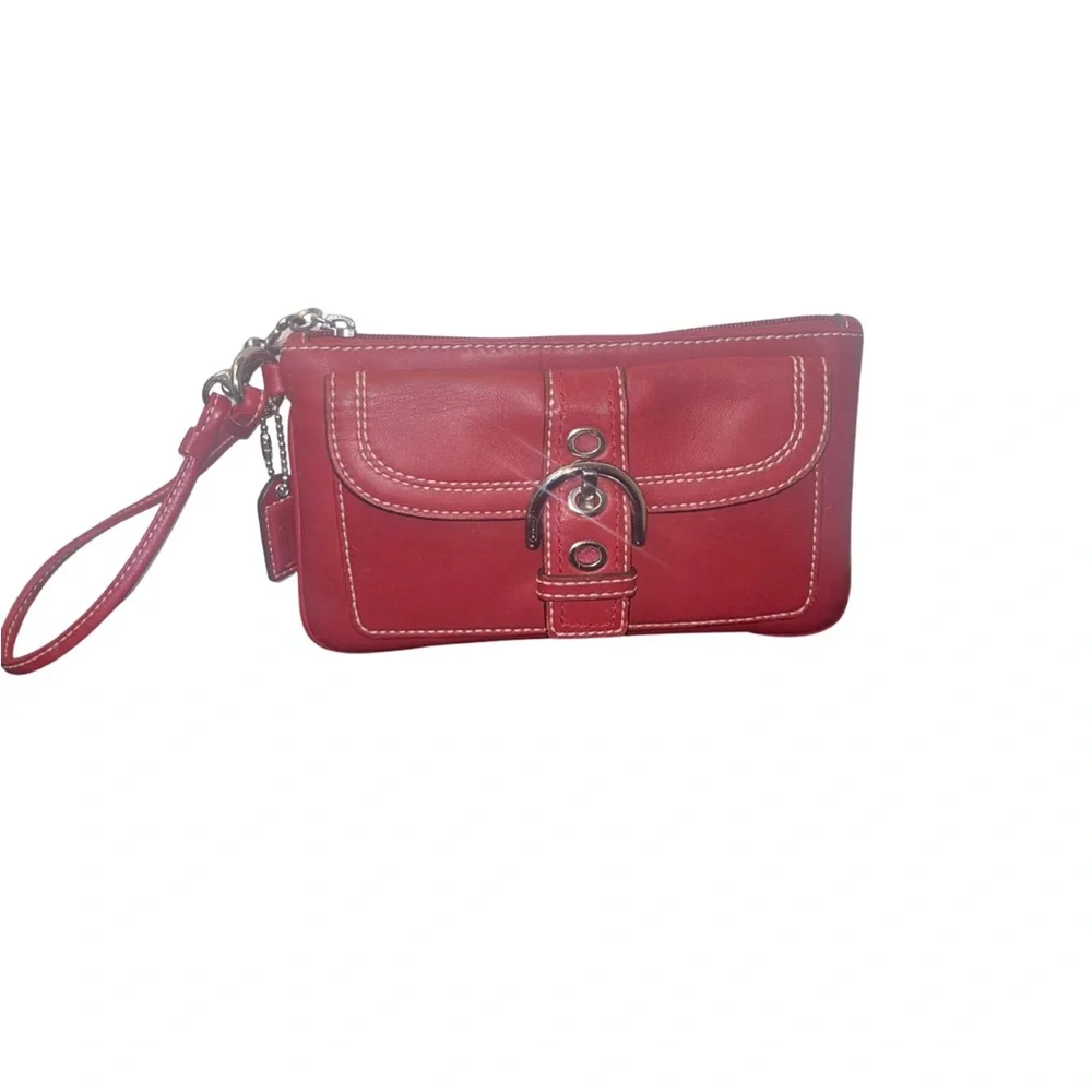 Coach SoHo Red Leather Wristlet/Clutch - Picture 3 of 13